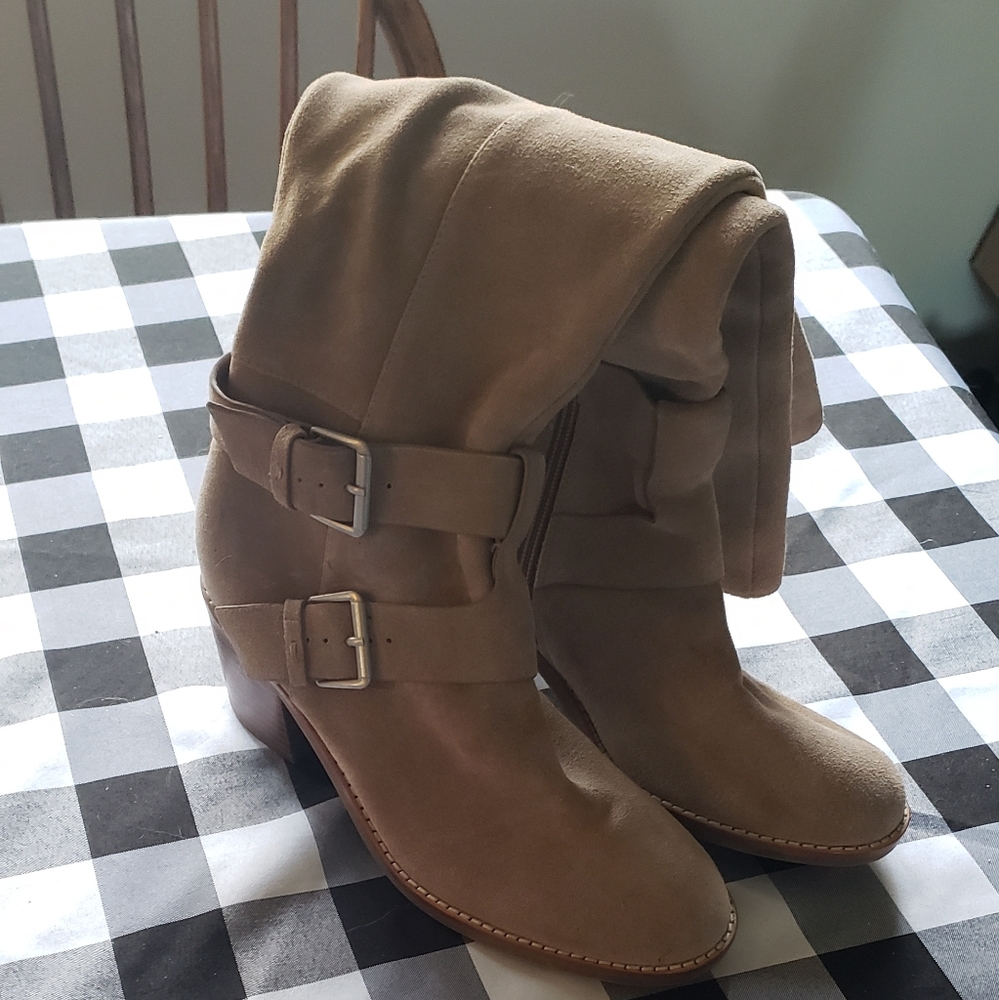 7.5  Verona Riding boots.. Gentle souls by Kenneth Cole. Light tan. Never worn